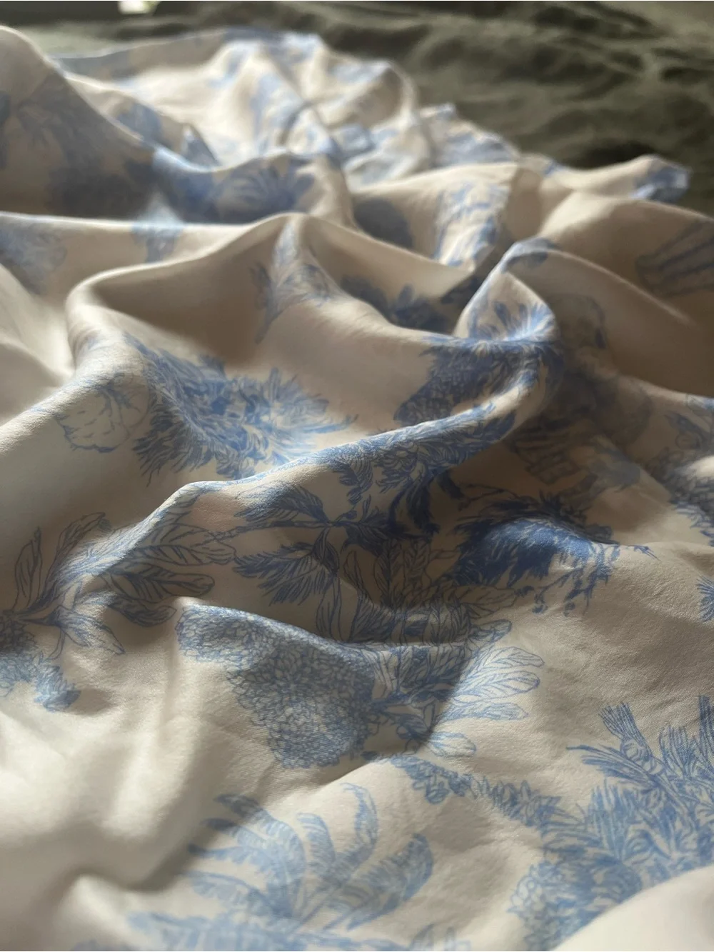 Silk La Terra Blue Toile Pillowcase - Envelope Closure
